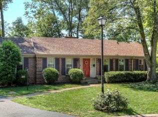 2212 Douglass Woods Ct, Louisville, KY 40205