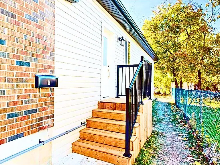 77 Godfrey Dr — Photo 18