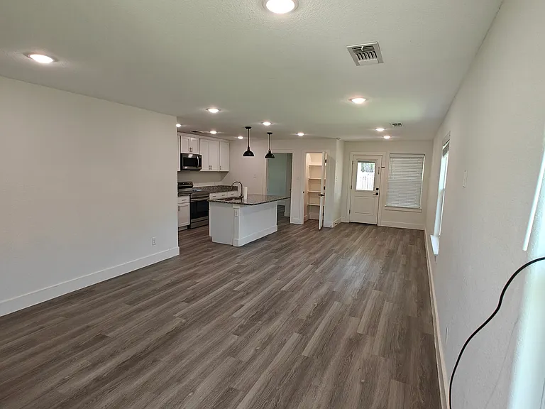1321 Franklin Ave — Photo 7