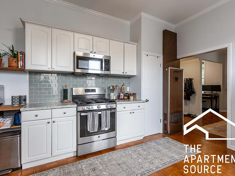 2215 W Wellington Ave #1F — Photo 9