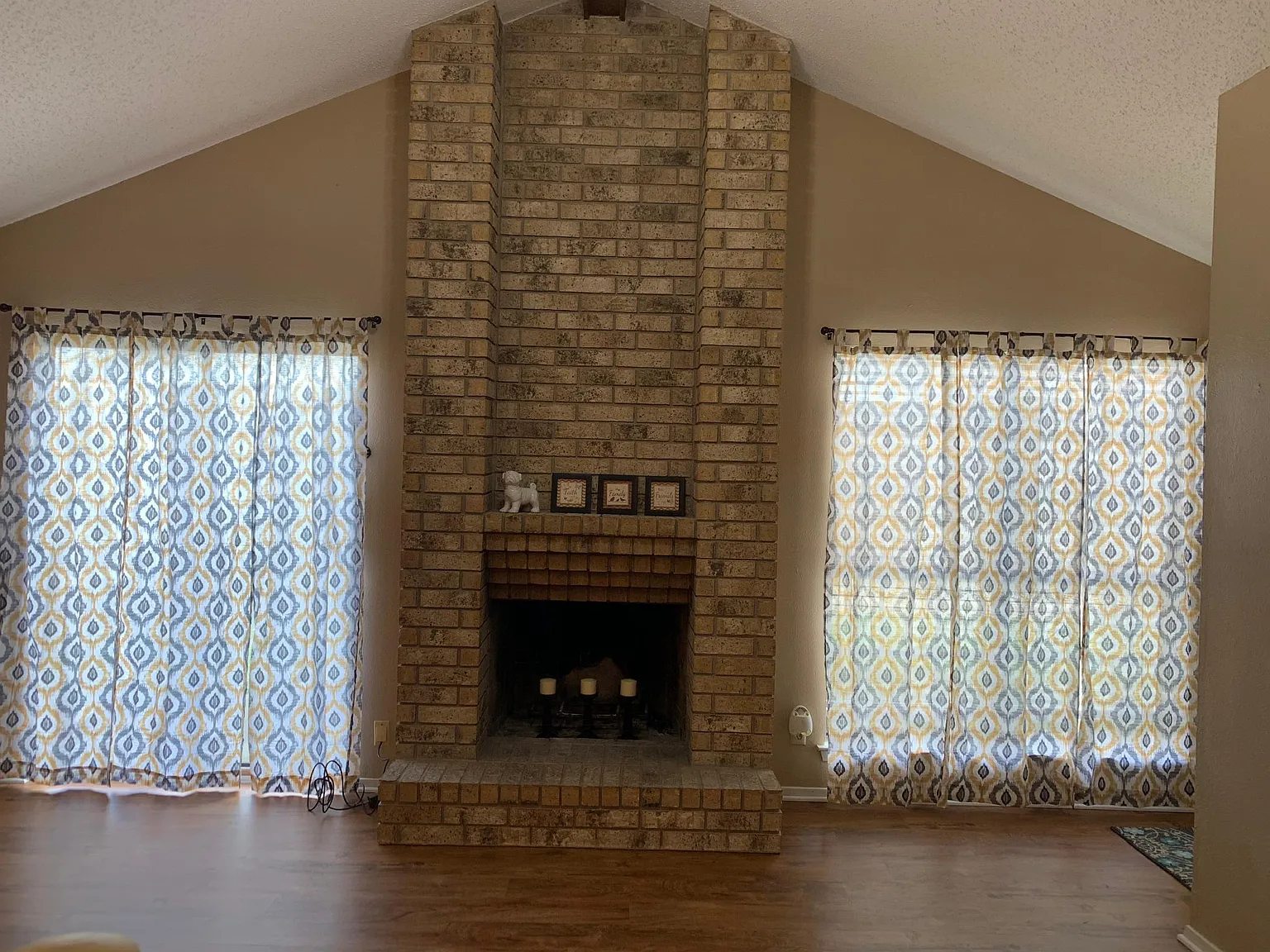 2 bed, 928 sqft, $1,200 — Photo 1