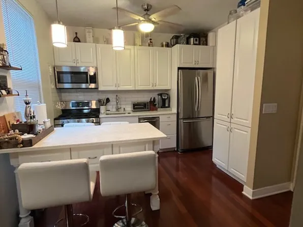 45-05 Ditmars Boulevard image 17 of 18