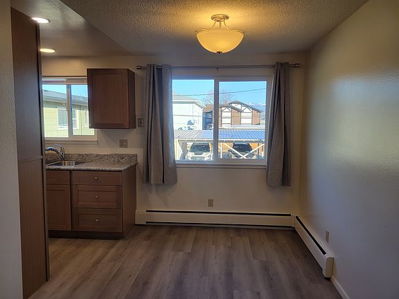 5th image of 3214 Stephens Ave S #3
