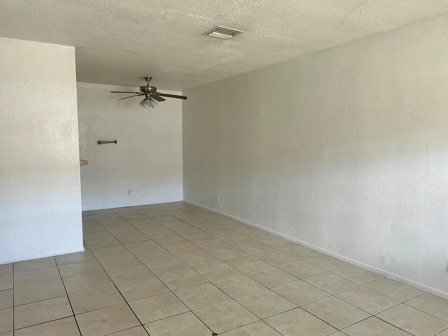 2 bed, 1.0 bath, 800 sqft, $1,790 — Photo 1
