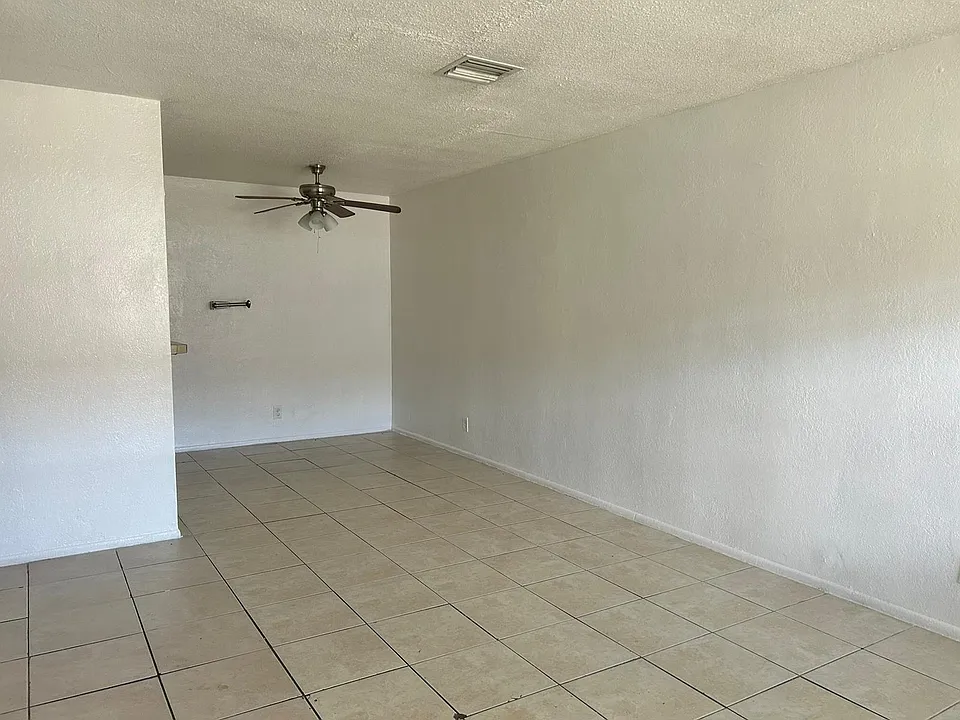 2240 NW 59th Ter #4-1