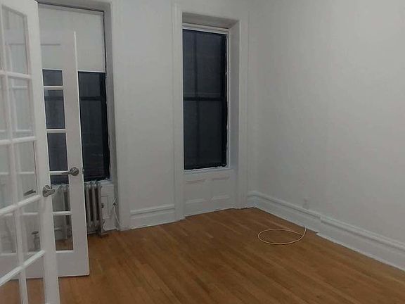 5th image of 412 Amsterdam Ave APT 1R