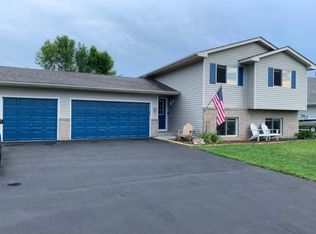 30715 Reflection Ave, Shafer, MN 55074