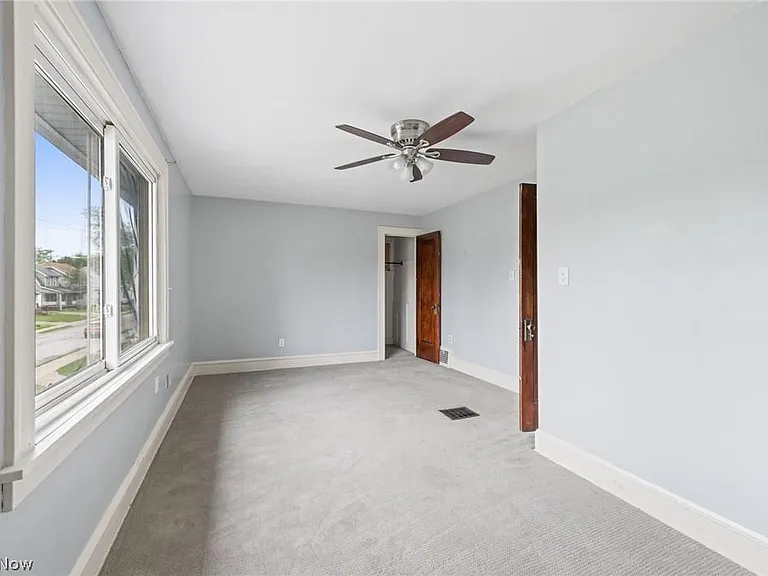 11715 Rutland Ave — Photo 15