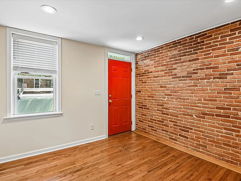 1514 Byrd St — Photo 5