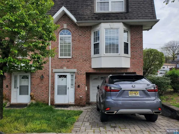 27 Prospect St #A, Palisades Park, NJ 07650