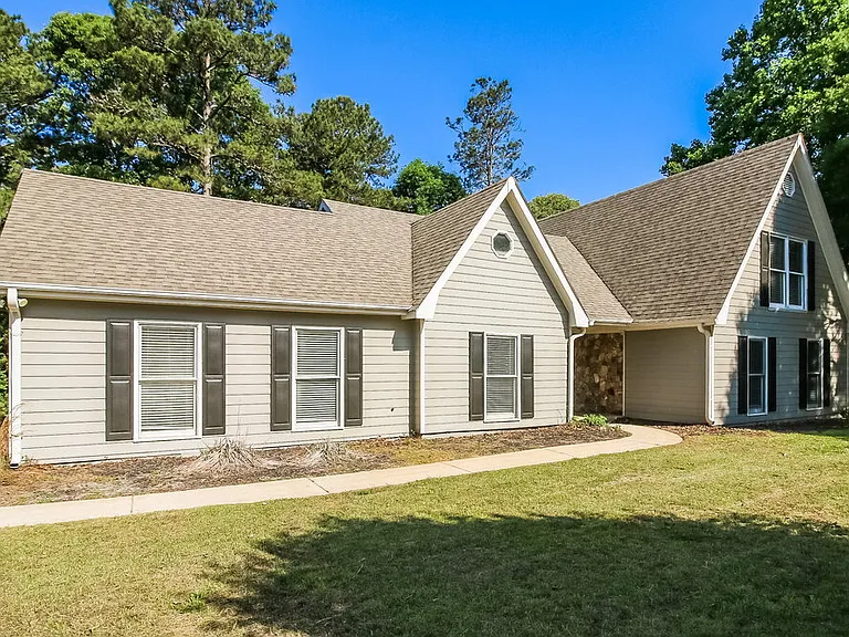 1001 Crown Corners Dr — Photo 4