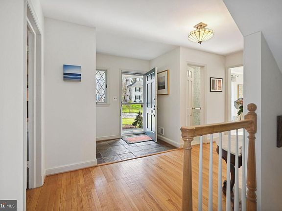 5th image of 3204 Kent St
