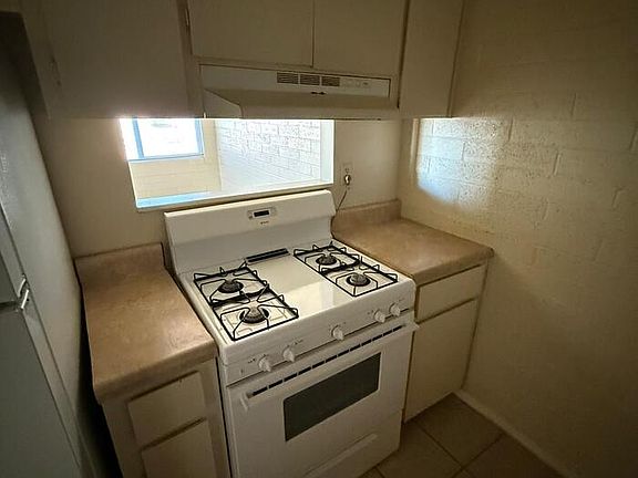 5th image of 2048 E 11th St #2048