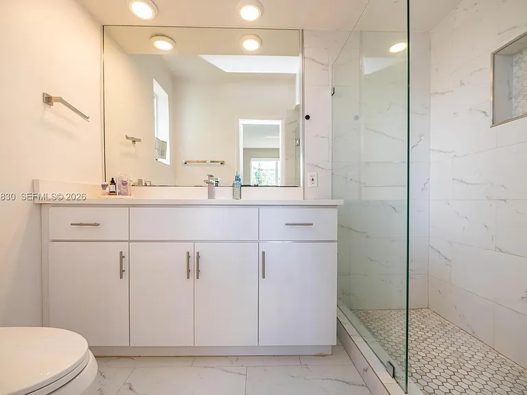 E Broadview Dr — Photo 18