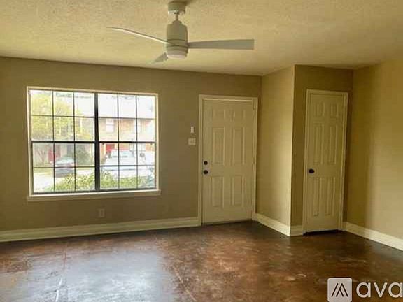 5th image of 111 Westchase Dr