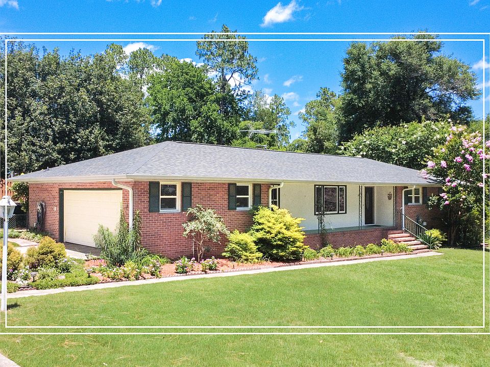 1st image of 3215 Colonial Dr