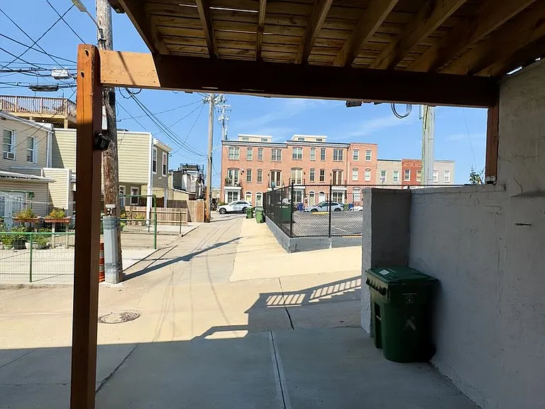 934 S East Ave — Photo 14