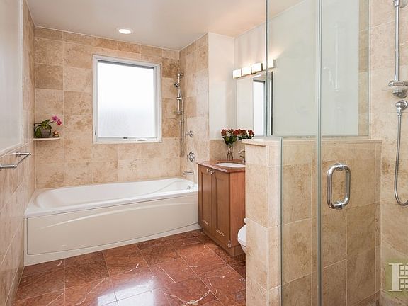 5th image of 483 Washington Ave APT 7A