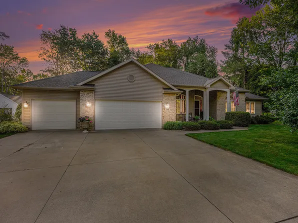 146 Steamburg Dr, East Leroy, MI 49051