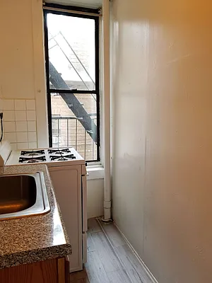 Rented by BRICK & GALO REALTY CORP | media 7