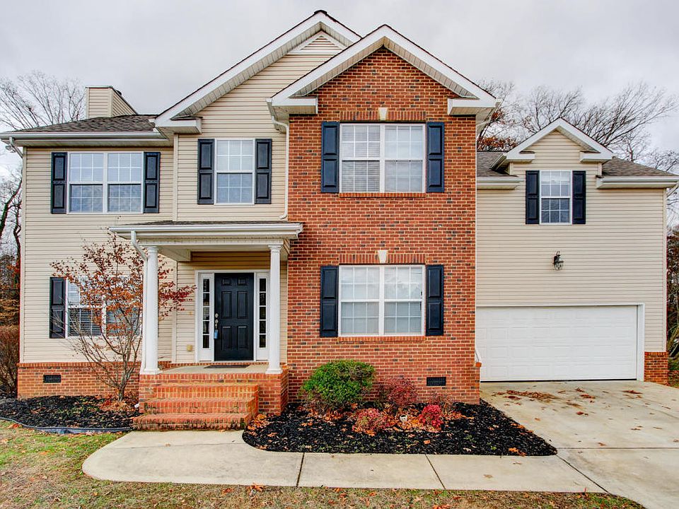 1st image of 823 Mackenzie Dr