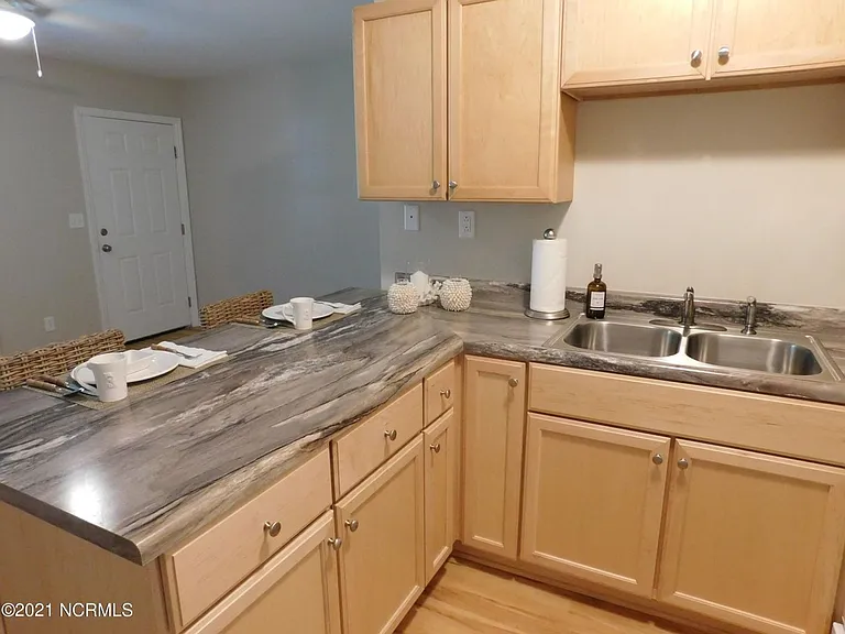 710 Craven St — Photo 6