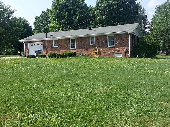 3rd image of 1214 Sullivan Dr