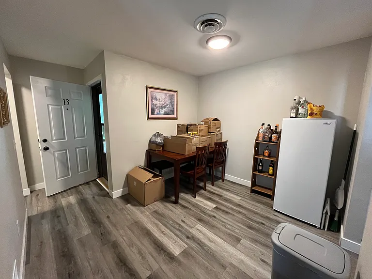 1320 Riverside Dr #12 — Photo 3