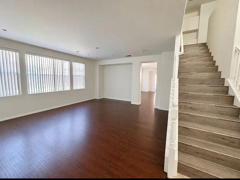 1765 Urbana Ln — Photo 4