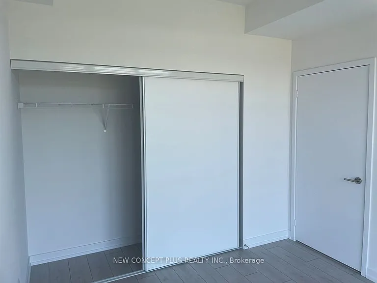 500 Dupont St #411 — Photo 4