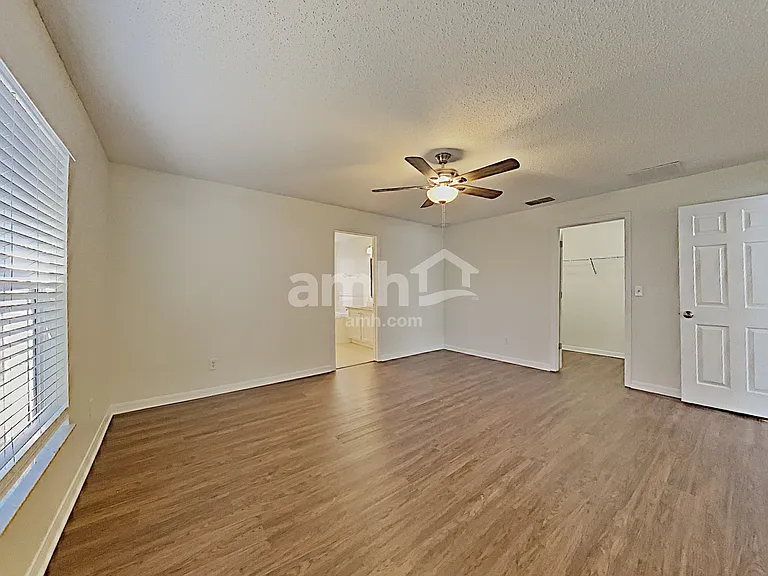 1066 Bluegrass Dr — Photo 13