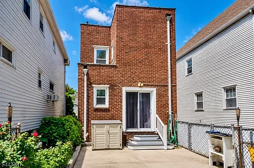 116 Brighton Ave Photo 1