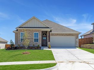 502 Hillcrest Ln, Justin, TX 76247