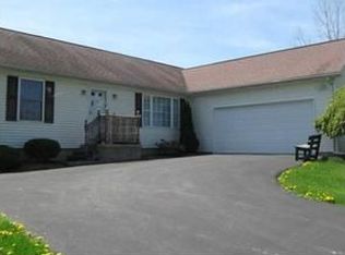 13 Windsor Dr, Greenville, PA
