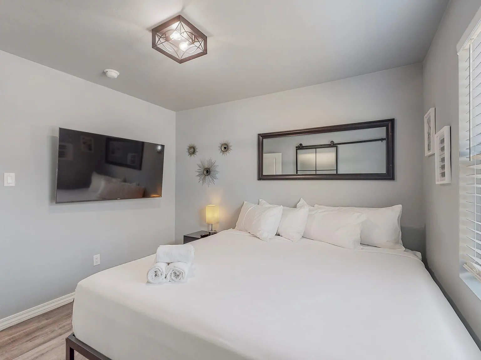 3 bed, 1754 sqft, $3,750 — Photo 2