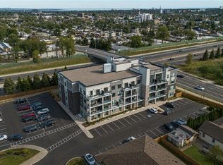 120 Springvalley Cres #104, Hamilton, ON L9C 0G2