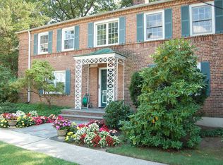 4924 Hanford St #1A, Little Neck, NY 11362