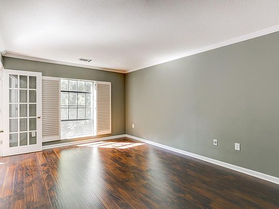 2nd image of 1109 Pine Heights Dr NE #1109