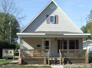 211 Jefferson St, Cuba City, WI 53807