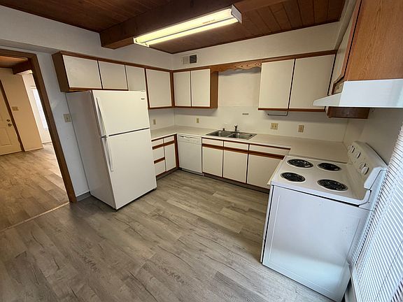 3rd image of 1608 W 15th Ln APT 7