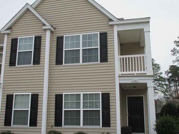 4 br 3.5 bath town house