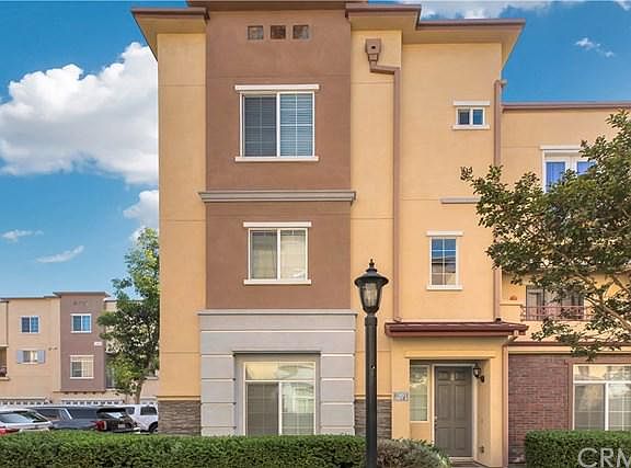 2nd image of 13653 Foster Ave Unit 4
