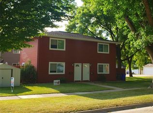 900/902 C Ave NW, Cedar Rapids, IA 52405