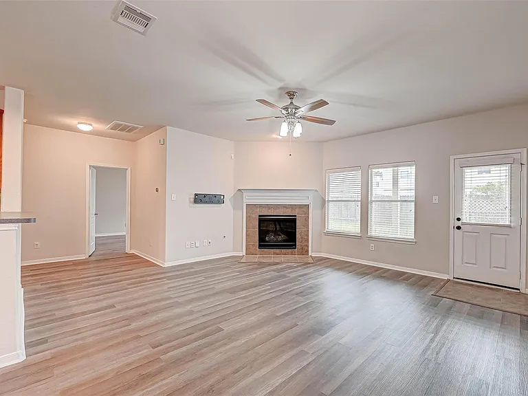 2815 Mustang Hill Ln — Photo 13