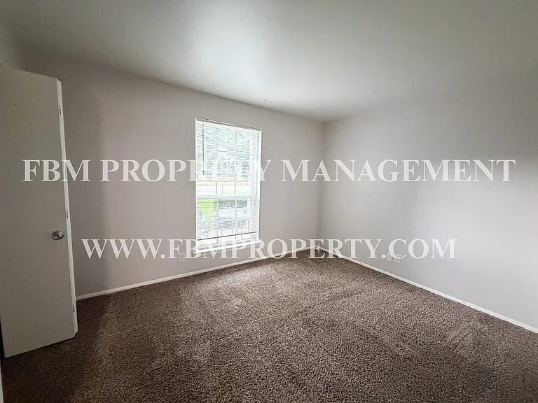 518 N Rogers St #105 — Photo 16