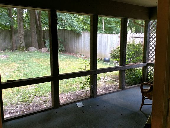 5th image of 353 Beechwood Dr