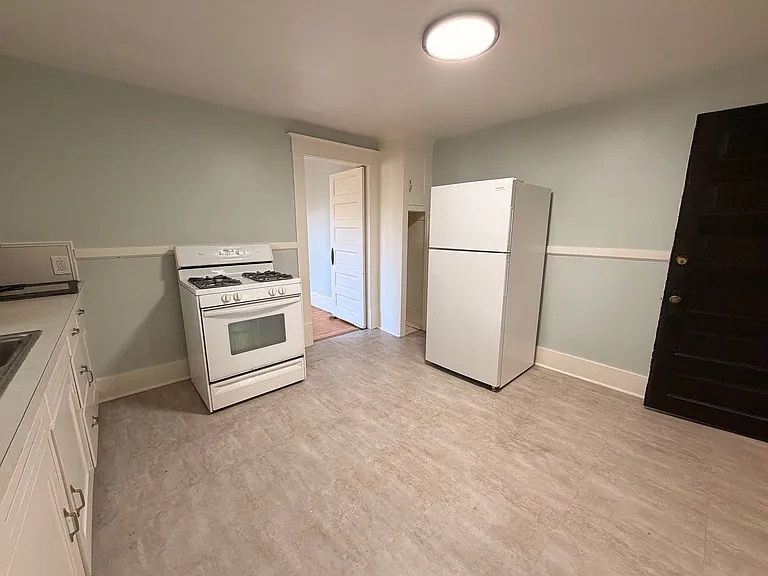 254 Warren Ave SE — Photo 9