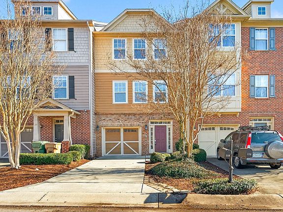 3rd image of 118 Linden Park Ln