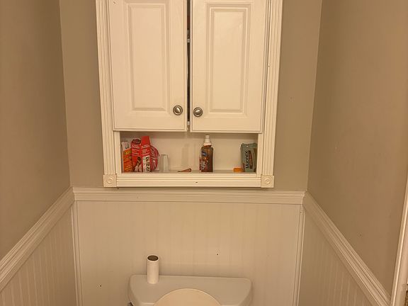 3rd image of 1356 Tishman Ln #1356