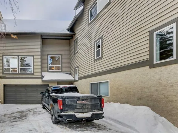 510 E Wolf St #A, Banff, AB T1L 1H1